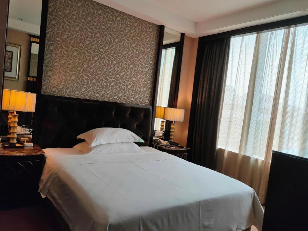 Dongguan Silver World Garden Hotel Bagian luar foto