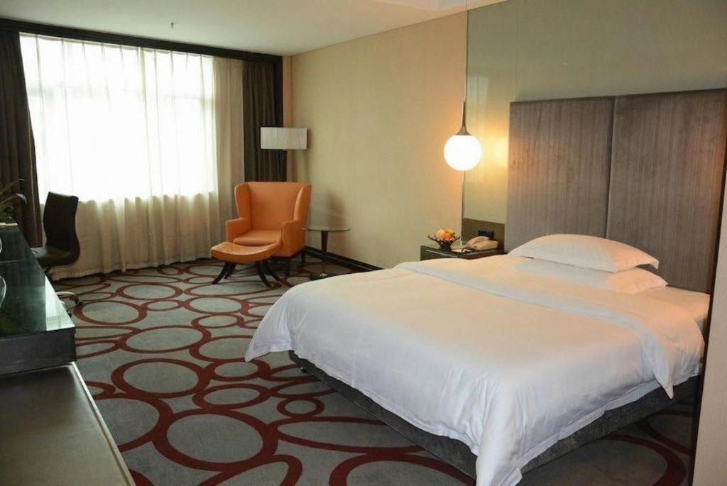 Dongguan Silver World Garden Hotel Bagian luar foto